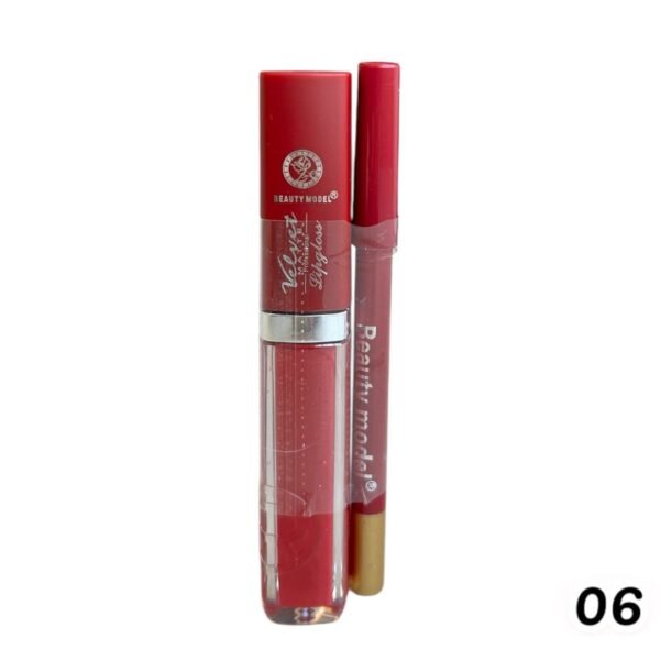 06 Lipgloss con Lápiz Delineador