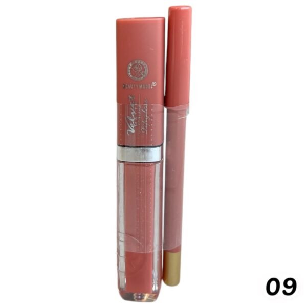 09 Lipgloss con Lápiz Delineador