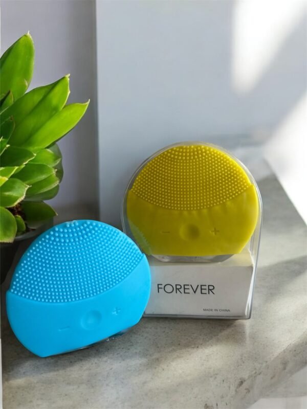 Silicone Facial Exfoliating Brush